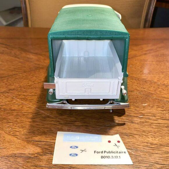 Solido Ford V8 Pick Up 1936 Perrier Graphics Model Truck 1/19 Scale - Picture 4 of 10